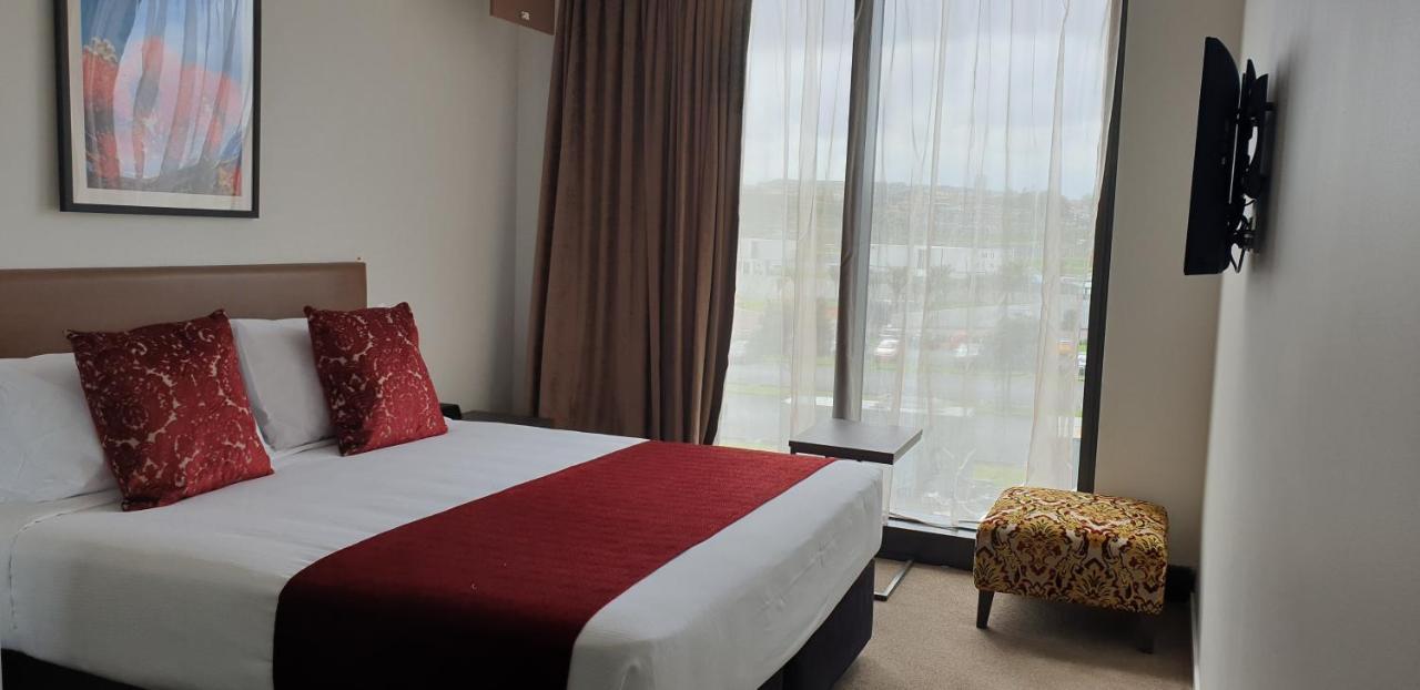 Ramada Suites By Wyndham Auckland Manukau Pacfic Centre Экстерьер фото
