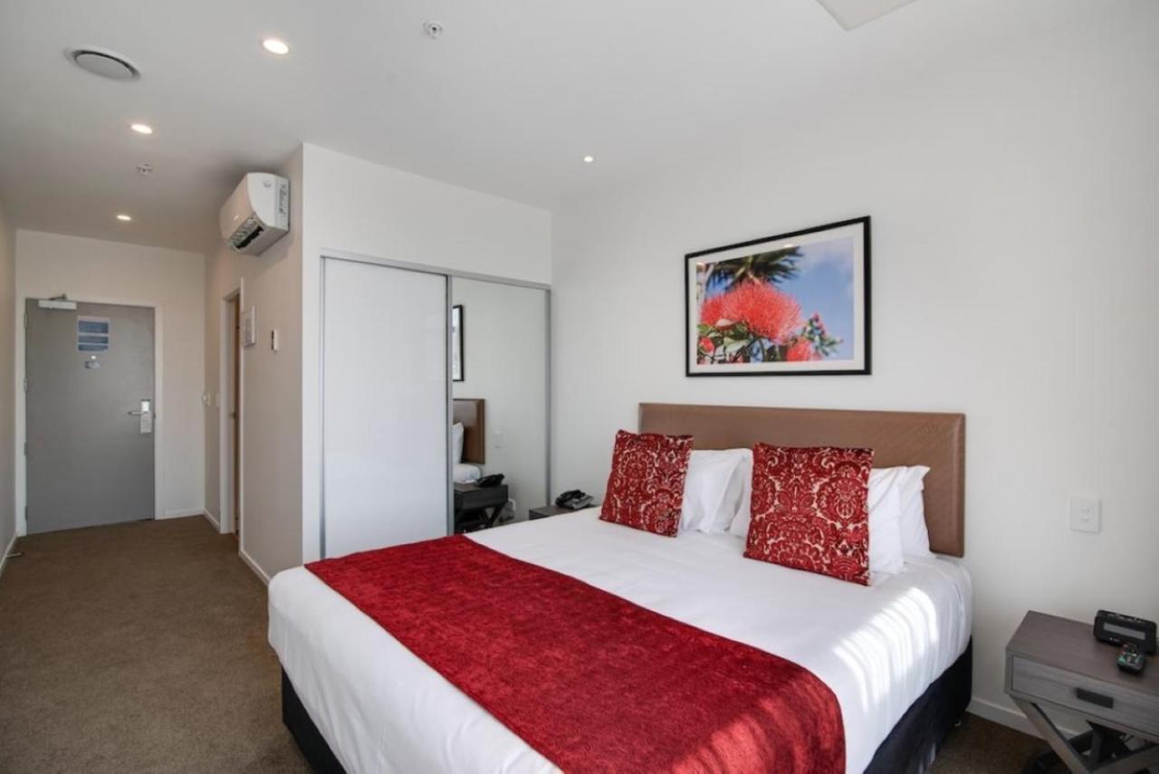 Ramada Suites By Wyndham Auckland Manukau Pacfic Centre Экстерьер фото