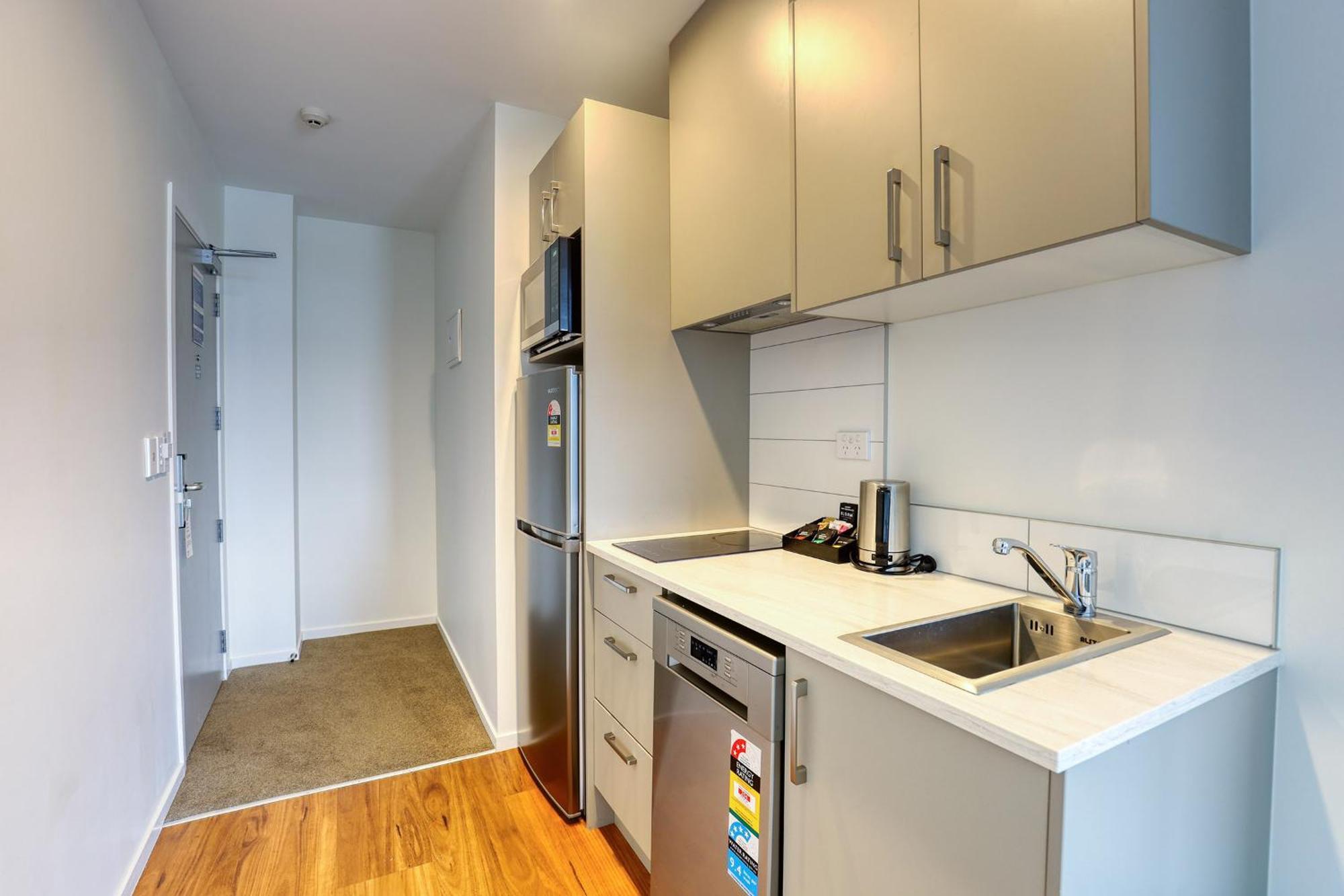 Ramada Suites By Wyndham Auckland Manukau Pacfic Centre Экстерьер фото