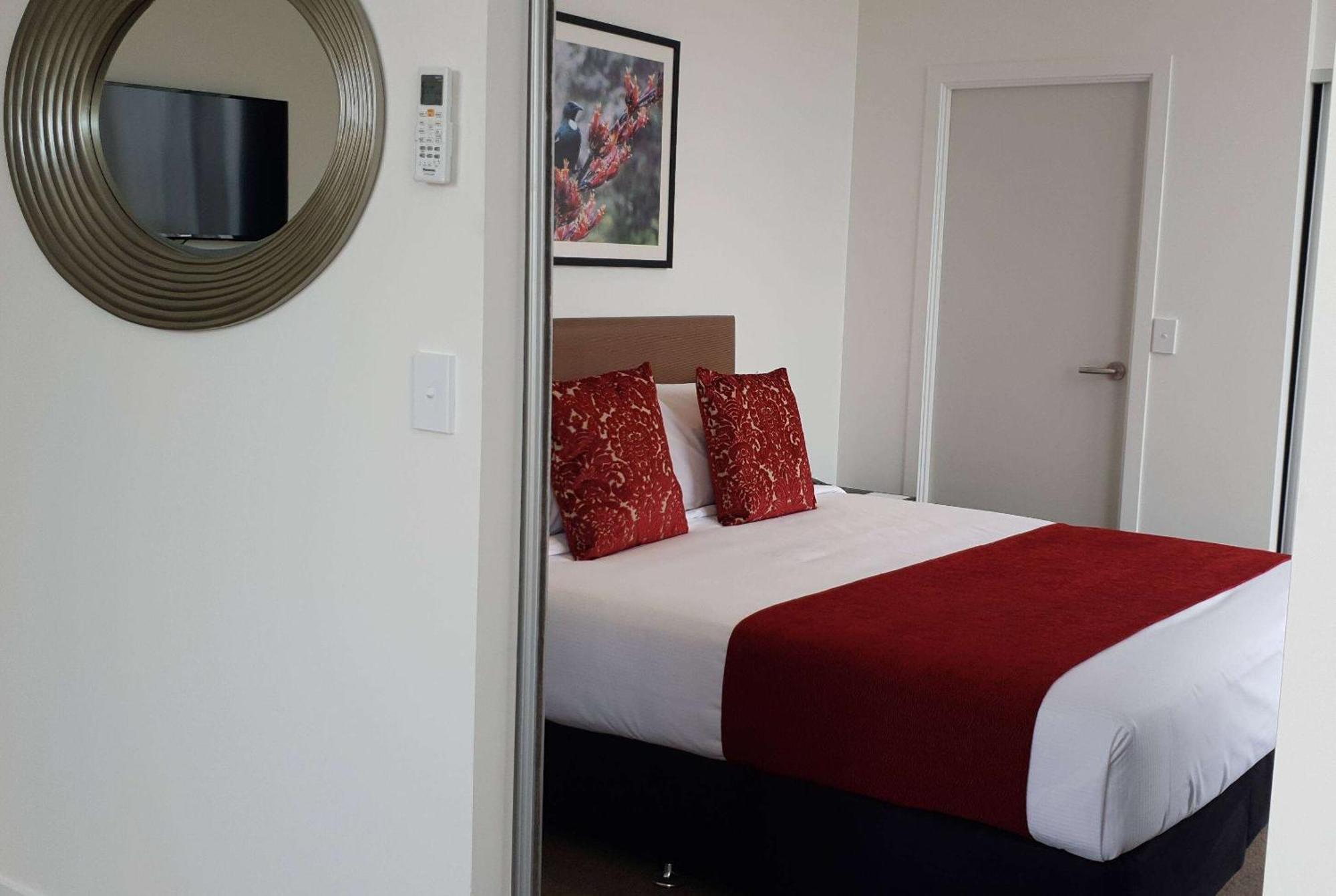 Ramada Suites By Wyndham Auckland Manukau Pacfic Centre Экстерьер фото