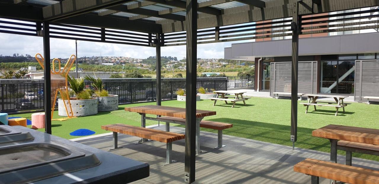 Ramada Suites By Wyndham Auckland Manukau Pacfic Centre Экстерьер фото