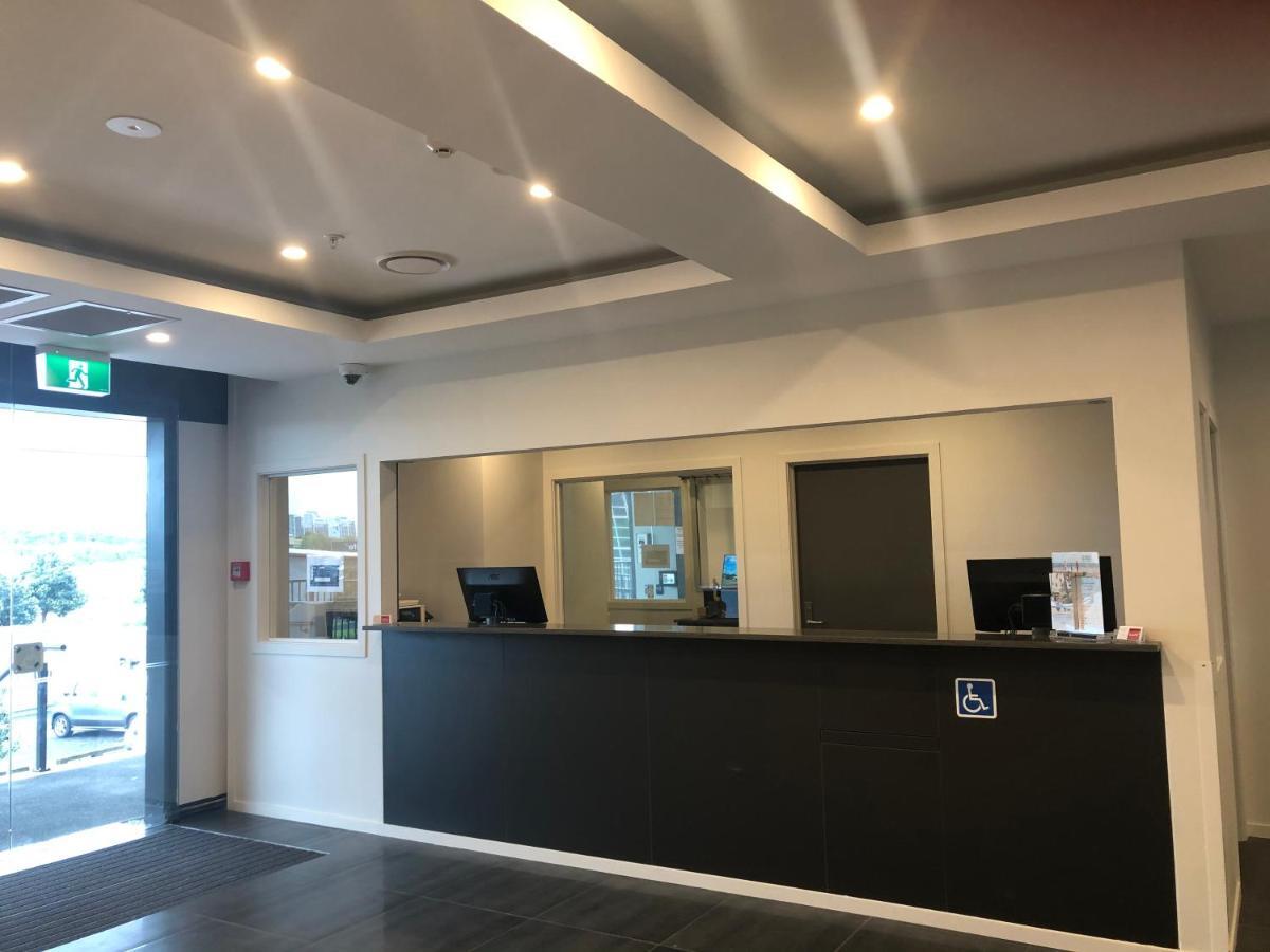 Ramada Suites By Wyndham Auckland Manukau Pacfic Centre Экстерьер фото